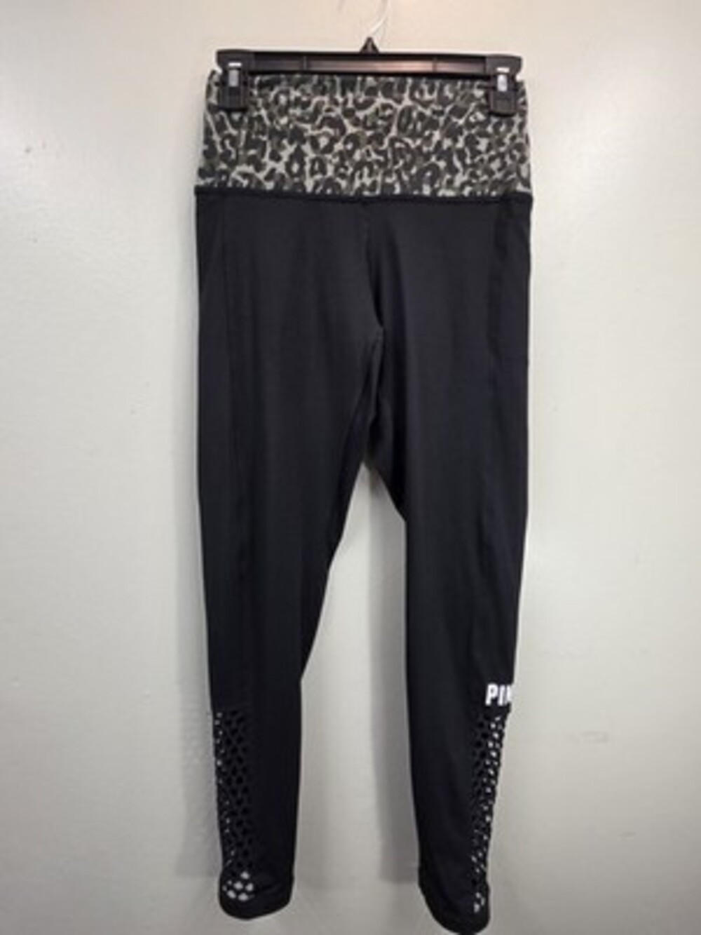PINK Ultimate Women’s High Rise Ankle Leggings Black Leopard Waist Pockets M